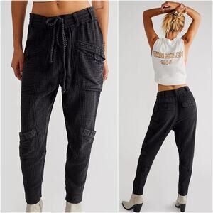 FREE PEOPLE Remember When Tapered Slouchy Cargo Harem Pants Black Size L fits M
